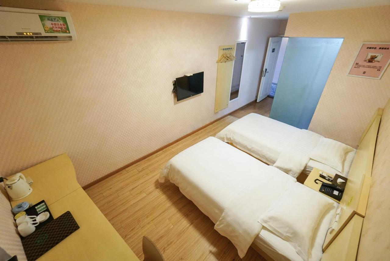 Jia Mei Xin Holiday Hotel Baiyun Airport Branch Гуанчжоу Экстерьер фото