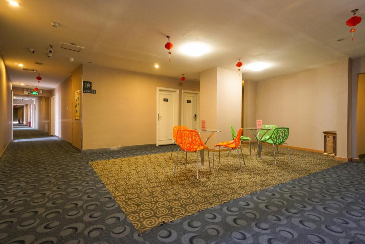 Jia Mei Xin Holiday Hotel Baiyun Airport Branch Гуанчжоу Экстерьер фото
